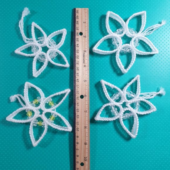 Vintage Christmas Tree Holiday Plastic Canvas Ornaments Stars Decorations Yarn - Picture 3 of 3